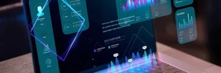 Uma pessoa usando um notebook com holograma saindo da tela