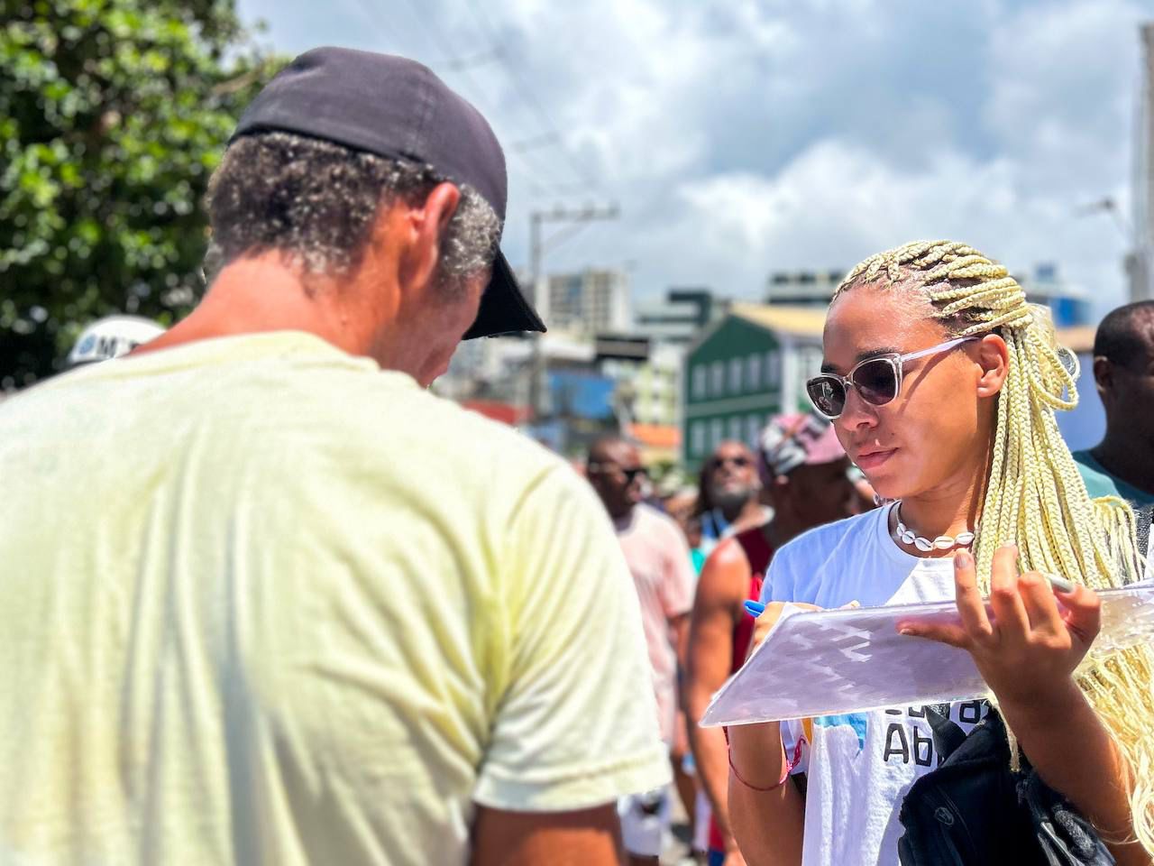 Corra pro Abraço garante cuidado e redução de danos na Festa de Iemanjá