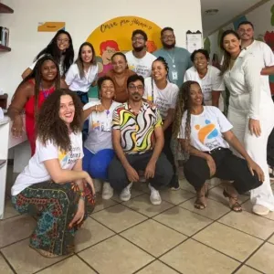 corra pro abraço emponderamento arte educação