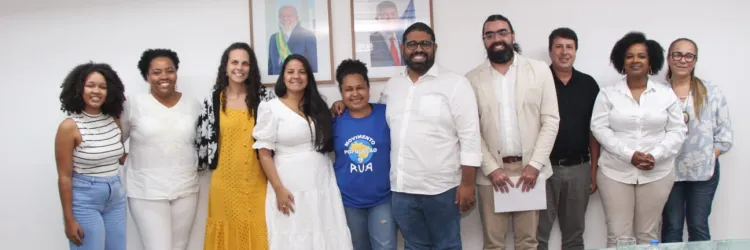 Governo da Bahia, Defensoria e movimento social dialogam sobre alfabetização e cursos profissionalizantes para pessoas em situação de rua