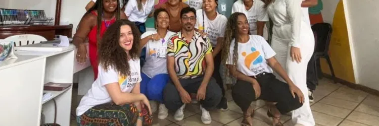 corra pro abraço emponderamento arte educação