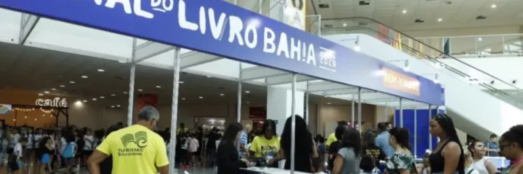 Coletivos Bahia Pela Paz levam mais de 100 jovens periféricos para a Bienal do Livro em Salvador
