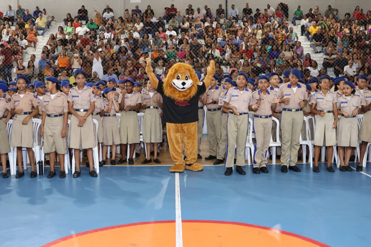 Seiscentos jovens aprendem com o Proerd da PM a se afastarem das drogas
