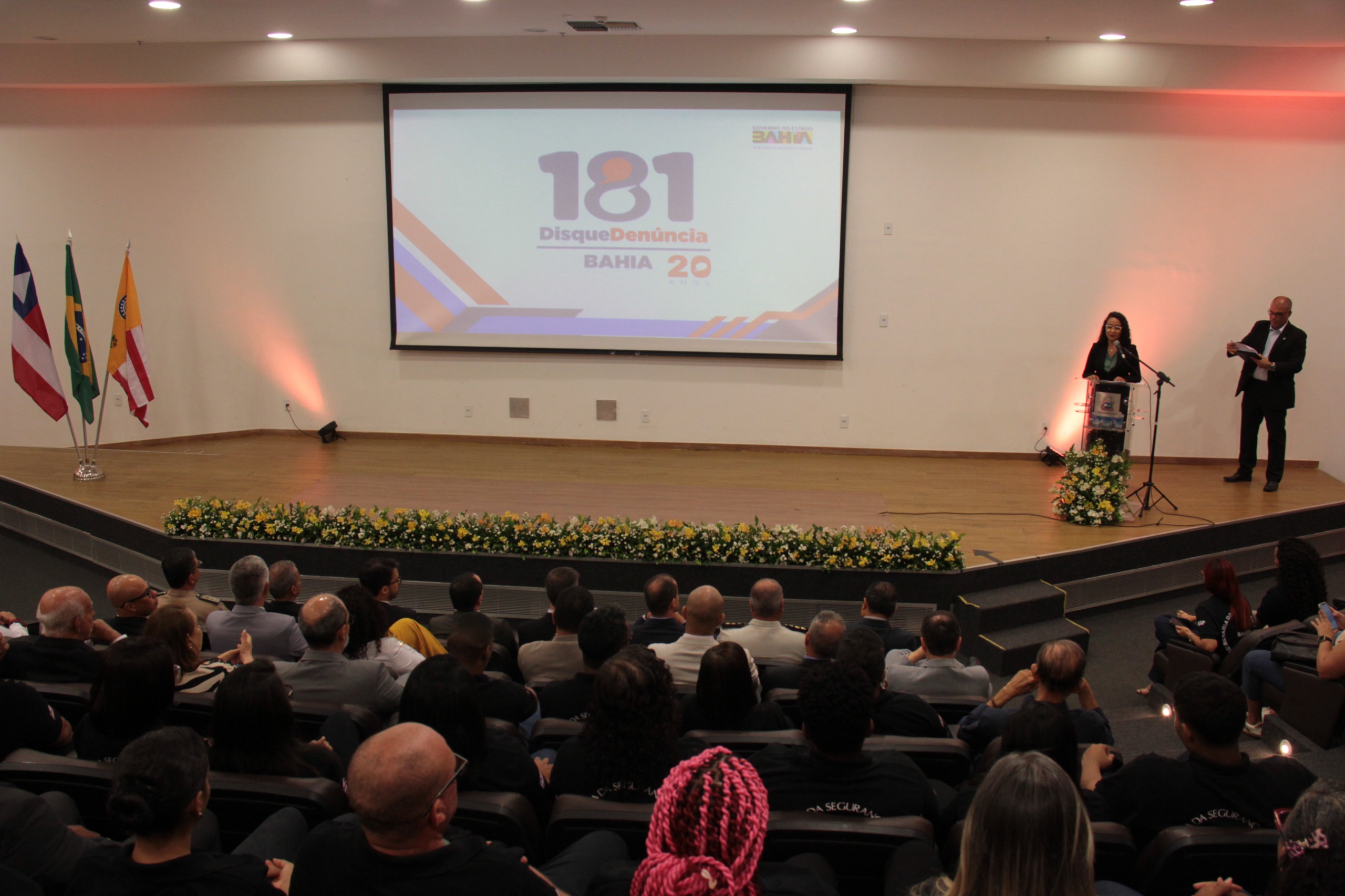 Disque Denúncia da SSP fortalece elo com a população e celebra trajetória de duas décadas