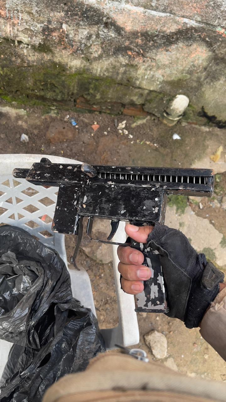 Em Ipiaú, PM apreende arma de fogo e drogas durante Operação Dominus Áreae