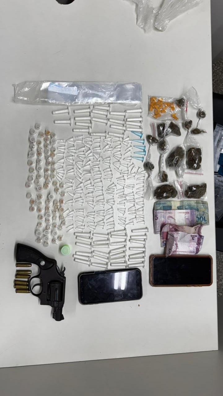 PM prende suspeitos de tráfico em Ondina