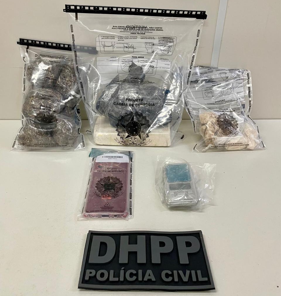 Mulher é presa em flagrante em posse de drogas durante ação policial no Uruguai