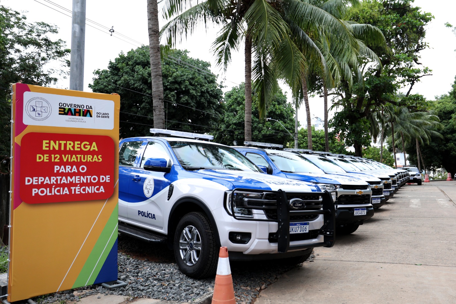Governo entrega viaturas e equipamentos de perícia para a Polícia Técnica da Bahia
