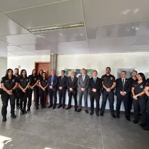 Policiais do DPT se reúnem com o secretário