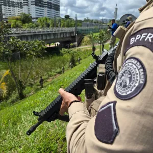 Criminoso capturado na Avenida Paralela acumula passagens e foi liberado do presídio por decisão judicial