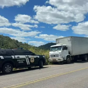 Veículo e carga roubada são recuperados em Ibirapitanga