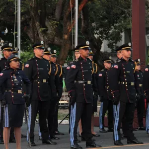 52 futuros oficiais recebem o Espadim Tiradentes