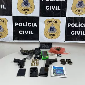 Dupla suspeita de tráfico de drogas e homicídios é presa durante ação conjunta em Valença