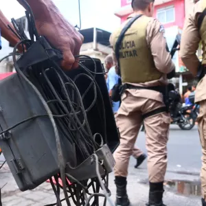 Forças Estaduais da Segurança realizam ação de combate a  possíveis ligações clandestinas de internet e de videomonitoramento em Marechal Rondon 