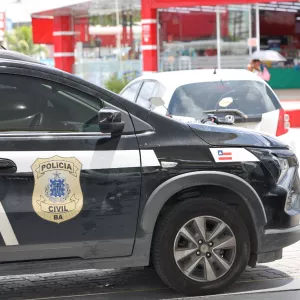 Arma de fogo e munições são apreendidos durante cumprimento de mandados em Salvador