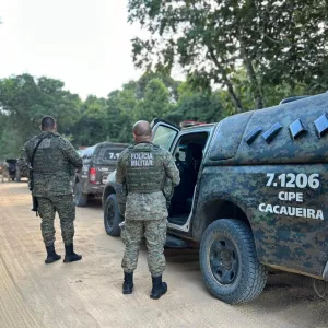 12 conduzidos por ataque contra turistas são autuados por tentativa de homicídio, associação criminosa, porte ilegal de arma de fogo e corrupção de menores