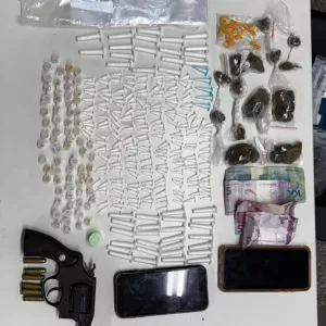 PM prende suspeitos de tráfico em Ondina