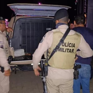 Foragido de Goiás, integrante de facção paulista tenta se esconder na Bahia mas é interceptado em ônibus interestadual