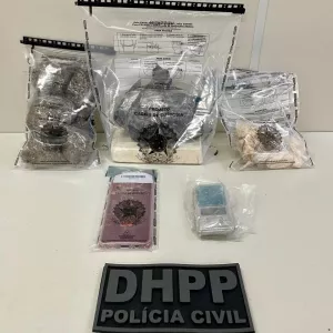 Mulher é presa em flagrante em posse de drogas durante ação policial no Uruguai
