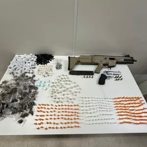 RONDESP apreende submetralhadora e revólver com grupo que invadiu e ocasionou morte de criança no Engenho Velho da Federação