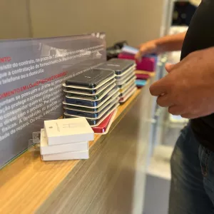Operação Mobile 360° apreende celulares e acessórios em lojas de Salvador