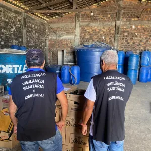 Polícia Civil encontra cerca de 5 mil litros de cachaça armazenados inadequadamente em Itapicuru
