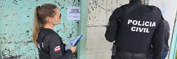 Policiais cumprem mandados