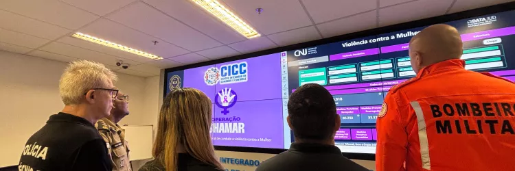 Autoridades se reúnem no CICC