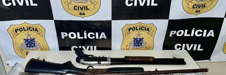 Materiais apreendidos são exibidos