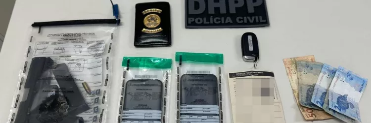 Materiais apreendidos são exibidos