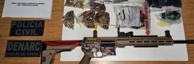 Materiais apreendidos são exibidos