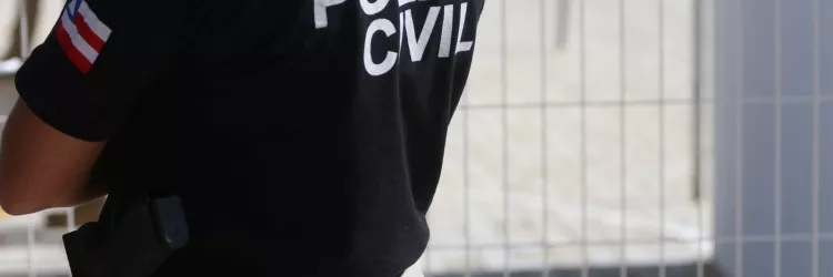 Policial civil está de costas