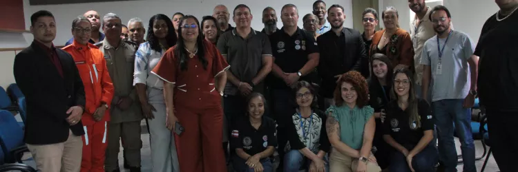 Equipe posa pra foto