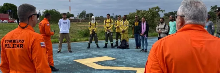 Guias turísticos recebem treinamento de segurança com o Grupamento de Operações Aéreas do CBM