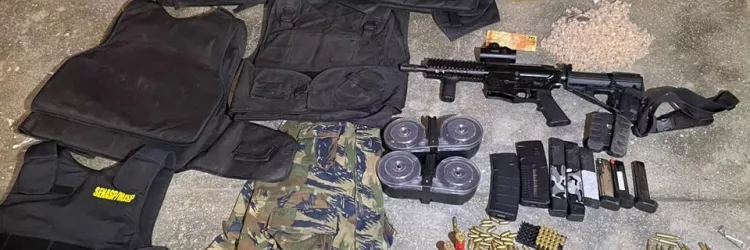 Materiais apreendidos são exibidos