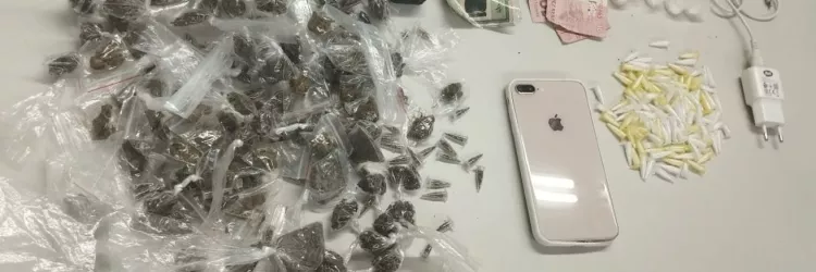 Materiais apreendidos são exibidos