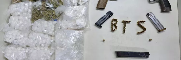 Materiais apreendidos são exibidos