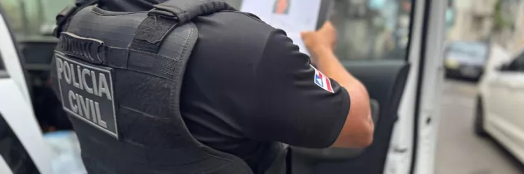 Homem investigado por armazenar pornografia infantil é preso com armas durante operação em Feira de Santana