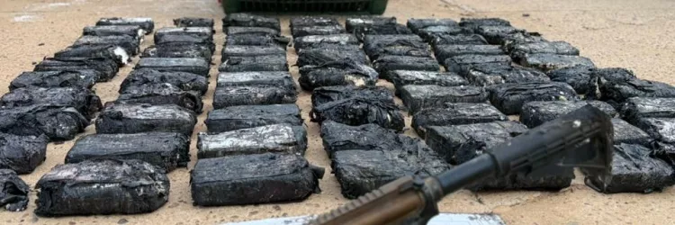 Após atender a ocorrência de incêndio, PM apreende fuzil e mais de 100Kg de cocaína em Juazeiro