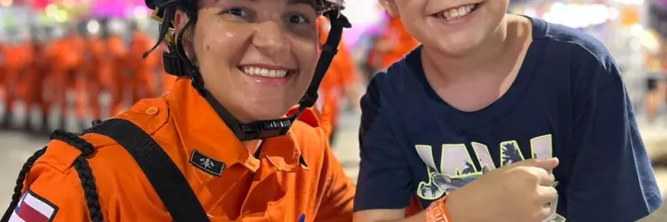 Bombeiros distribuem pulseirinhas de identificação no circuito do Carnaval de Itabuna