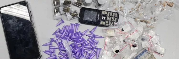 Policiais apreendem drogas em São Marcos