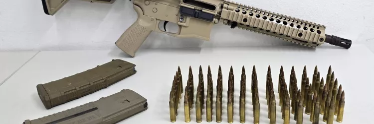 PM apreende fuzil com munições em Ilhéus