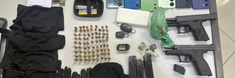 PM apreende armas, carregadores, munições e drogas com suspeitos em Castro Alves