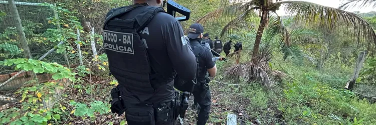 Criminoso, que possuía dois mandados de prisão, foi capturado na tarde desta quarta-feira (14), na cidade baiana de Governador Mangabeira.