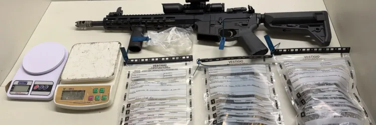 PM apreende fuzil e drogas em Cajazeiras