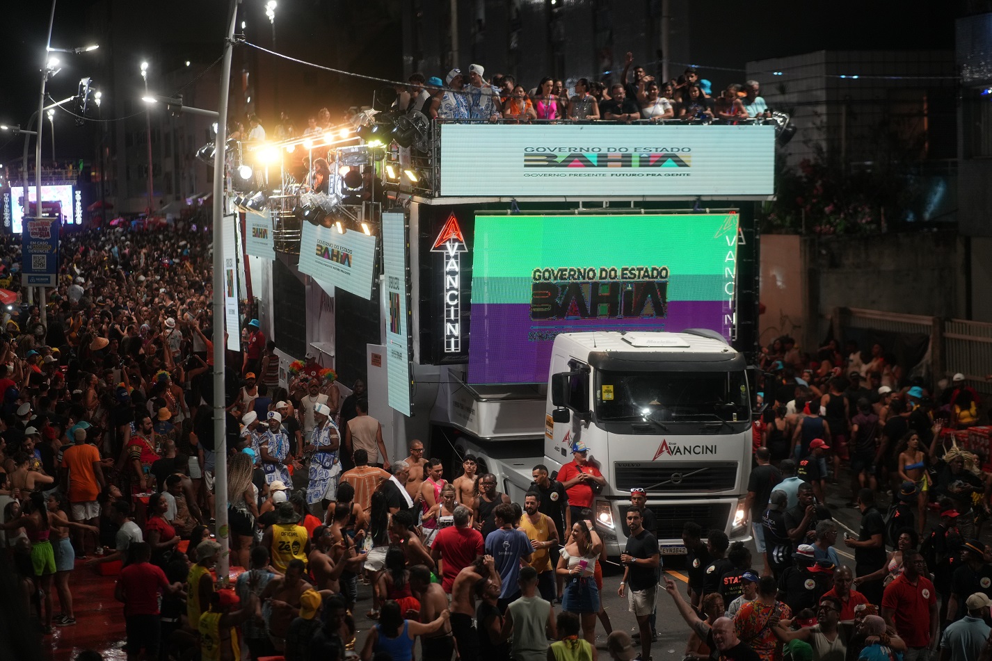 Luiz Caldas, Psirico, Tonho Matéria e Afrocidade foram alguns dos destaques nos circuitos da folia