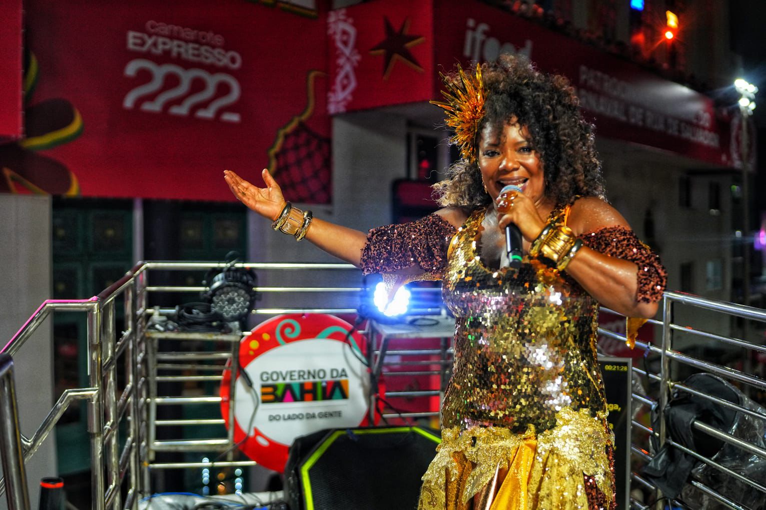 Margareth Menezes, Ludmilla, Cheiro de Amor e É O Tchan comandam primeiro dia de folia na capital baiana