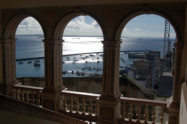 Descoberta em 1º de novembro de 1501, por Américo Vespúcio, a Baía de Todos-os-Santos é a maior do Brasil