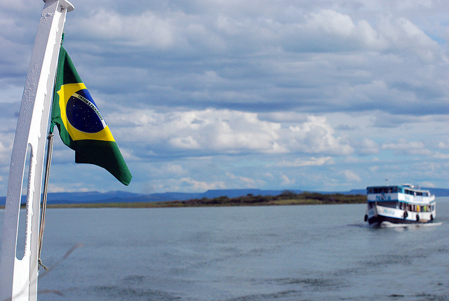 Turistas percorrem, em uma embarcação, o roteiro do Vapor do Vinho Foto: João Ramos/ Bahiatursa