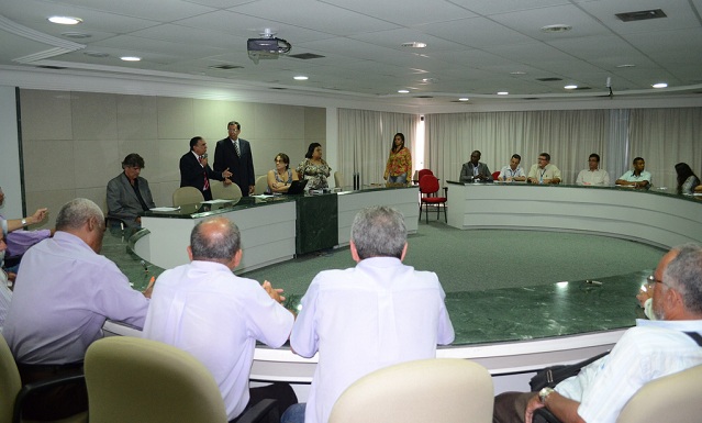 A Secretaria Estadual do Turismo apresentou, nesta segunda-feira (24), o Projeto TaxistaAmigo do Turista, que vai beneficiar 300 profissionais de Salvador e Região Metropolitana